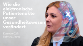 Eine mittelalte Frau im Profil. 