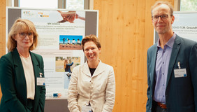 Prof. Dr. Iris Pigeot, Direktorin des BIPS, Senatorin Dr. Claudia Schilling und Prof. Dr. Hajo Zeeb (von links). (c) Sebastian Budde/BIPS 